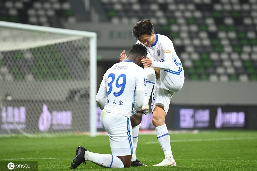 跆拳道半决赛焦点战：荆楚雄狮队大胜雪域雷豹队，外线火力全开。赛后更衣室沸腾(2024全国跆拳道锦标赛第四站直播)