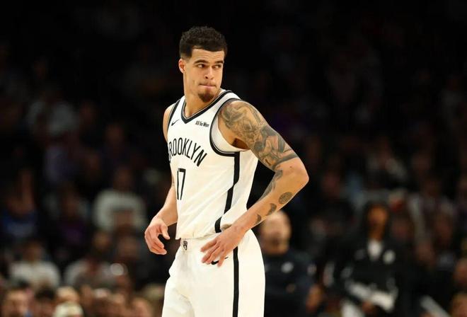 西亚卡姆回归赛场，突破纪录首场状态亮眼，日本队观众沸腾！的简单介绍